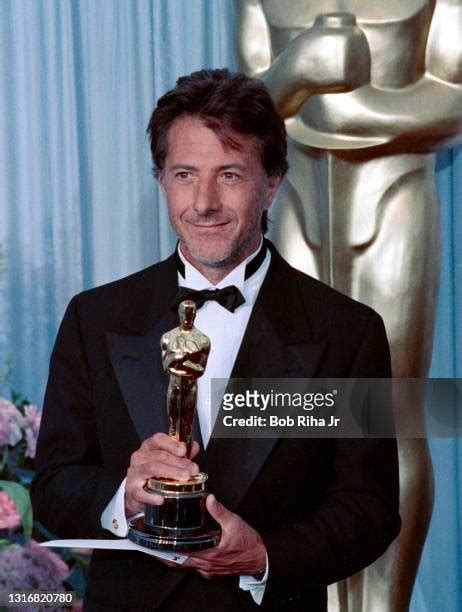 did dustin hoffman win any oscars